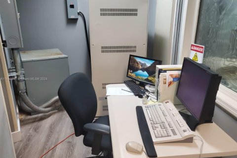 Immobilier commercial à vendre à Miami, Floride № 1981783 - photo 22