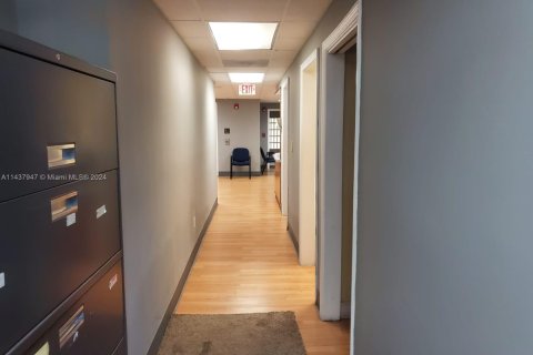 Immobilier commercial à vendre à Miami, Floride № 1981783 - photo 8