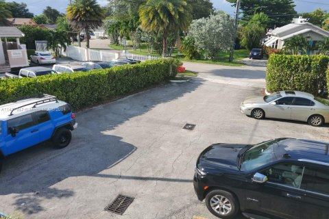 Immobilier commercial à vendre à Miami, Floride № 1981783 - photo 9