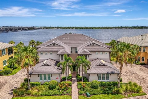 Townhouse in Bradenton, Florida 3 bedrooms, 162.39 sq.m. № 1821486 - photo 2