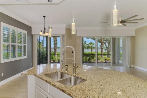 Townhouse in Bradenton, Florida 3 bedrooms, 162.39 sq.m. № 1821486 - photo 14