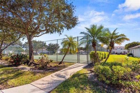 Купить таунхаус в Пемброк-Пайнс, Флорида 2 спальни, 103.49м2, № 1973957 - фото 23