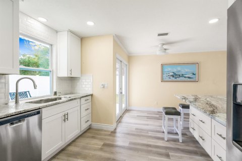 Villa ou maison à louer à Vero Beach, Floride: 3 chambres, 88.26 m2 № 2182791 - photo 14