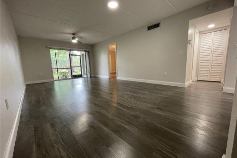 Copropriété à louer à Oldsmar, Floride: 2 chambres, 97.92 m2 № 1830043 - photo 6