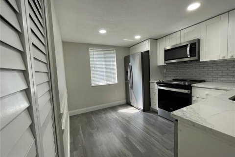 Copropriété à louer à Oldsmar, Floride: 2 chambres, 97.92 m2 № 1830043 - photo 11