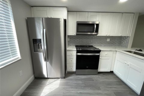 Copropriété à louer à Oldsmar, Floride: 2 chambres, 97.92 m2 № 1830043 - photo 15