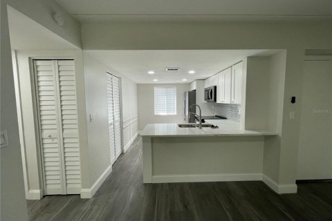 Copropriété à louer à Oldsmar, Floride: 2 chambres, 97.92 m2 № 1830043 - photo 10