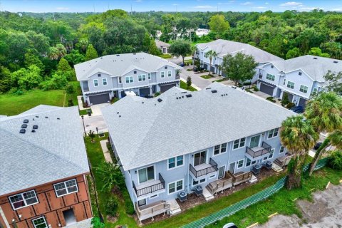 Townhouse in Tampa, Florida 3 bedrooms, 140.28 sq.m. № 1869017 - photo 25