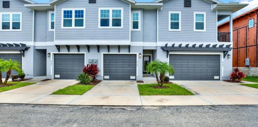 Townhouse in Tampa, Florida 3 bedrooms, 140.28 sq.m. № 1869017