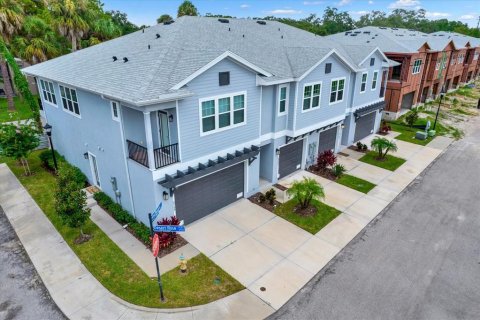 Townhouse in Tampa, Florida 3 bedrooms, 140.28 sq.m. № 1869017 - photo 24