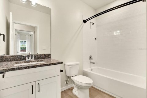 Townhouse in Tampa, Florida 3 bedrooms, 140.28 sq.m. № 1869017 - photo 20