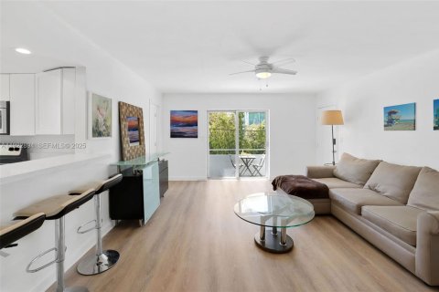 Condominio en alquiler en Miami Beach, Florida, 3 dormitorios, 113.34 m2 № 1983047 - foto 7