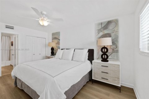 Condominio en alquiler en Miami Beach, Florida, 3 dormitorios, 113.34 m2 № 1983047 - foto 17