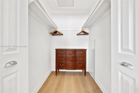 Condominio en alquiler en Miami Beach, Florida, 3 dormitorios, 113.34 m2 № 1983047 - foto 21