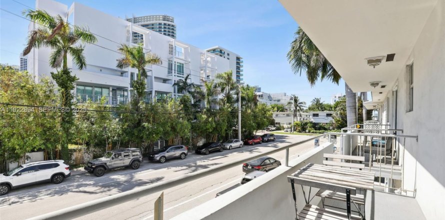 Condominio en Miami Beach, Florida, 3 dormitorios  № 1983047