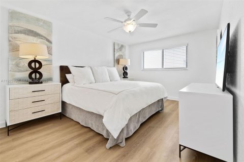 Condominio en alquiler en Miami Beach, Florida, 3 dormitorios, 113.34 m2 № 1983047 - foto 16
