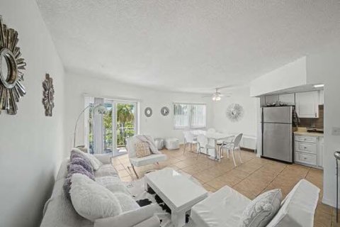 Copropriété à vendre à Lauderdale-by-the-Sea, Floride: 1 chambre, 64.1 m2 № 2146995 - photo 2