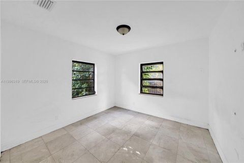 Immobilier commercial à vendre à Miami, Floride: 73.58 m2 № 2176606 - photo 14