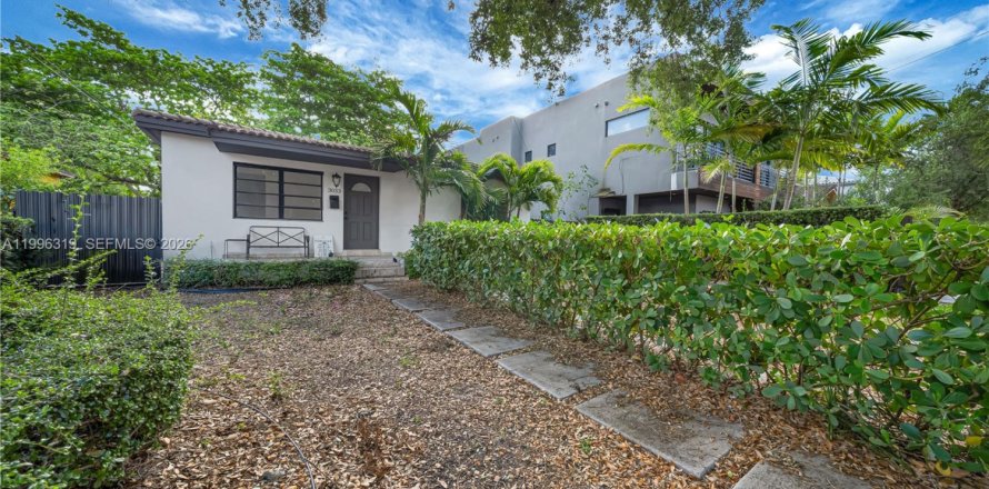Immobilier commercial à Miami, Floride 73.58 m2 № 2176606