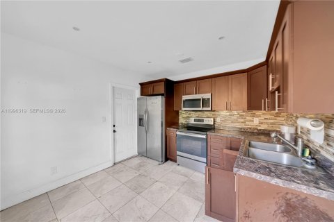 Immobilier commercial à vendre à Miami, Floride: 73.58 m2 № 2176606 - photo 10