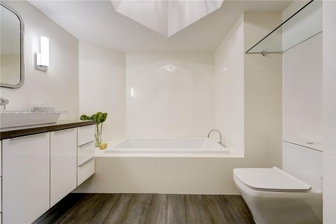 Condo in Aventura, Florida, 2 bedrooms  № 1951612 - photo 22