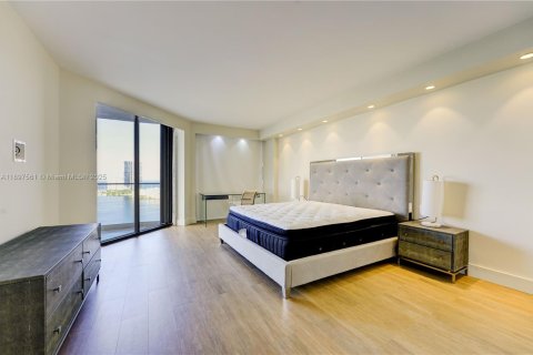 Condo in Aventura, Florida, 2 bedrooms  № 1951612 - photo 26