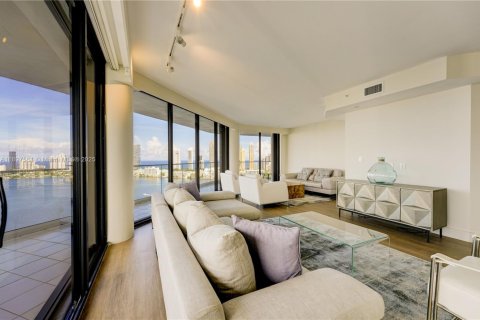 Condo in Aventura, Florida, 2 bedrooms  № 1951612 - photo 6