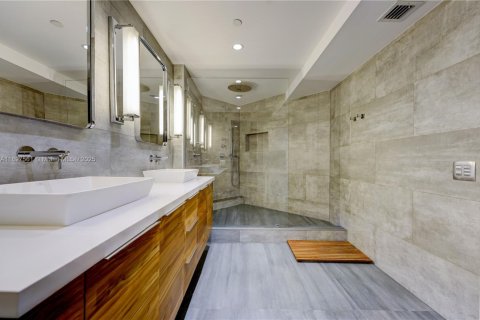 Condo in Aventura, Florida, 2 bedrooms  № 1951612 - photo 29