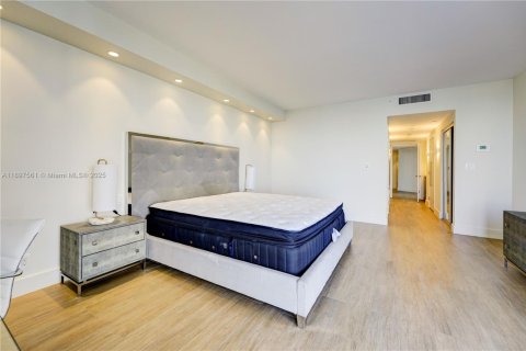 Condo in Aventura, Florida, 2 bedrooms  № 1951612 - photo 27