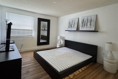 Condo in Doral, Florida, 1 bedroom  № 1822104 - photo 7