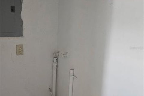 Commercial property in Orlando, Florida 20775 bedrooms, 144.56 sq.m. № 2100693 - photo 16