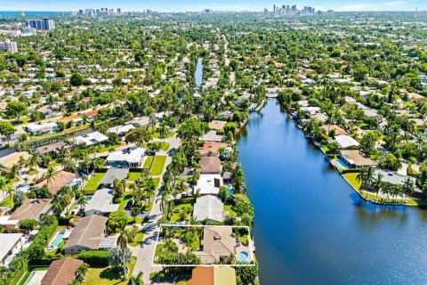 House in Oakland Park, Florida 3 bedrooms, 173.36 sq.m. № 2041326 - photo 27