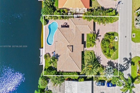 House in Oakland Park, Florida 3 bedrooms, 173.36 sq.m. № 2041326 - photo 25