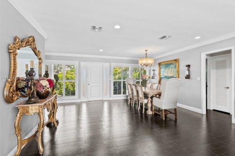 House in Oakland Park, Florida 3 bedrooms, 173.36 sq.m. № 2041326 - photo 5