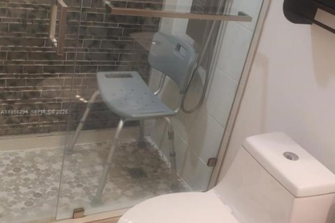 Купить таунхаус в Майами, Флорида 2 спальни, 93.37м2, № 2010557 - фото 4