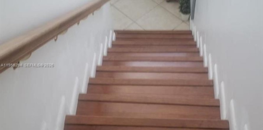 Таунхаус в Майами, Флорида 2 спальни, 93.37м2 № 2010557