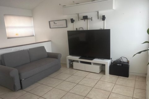 Купить таунхаус в Майами, Флорида 2 спальни, 93.37м2, № 2010557 - фото 5