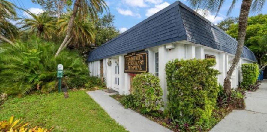 Commercial property in Largo, Florida 532.33 sq.m. № 2377923