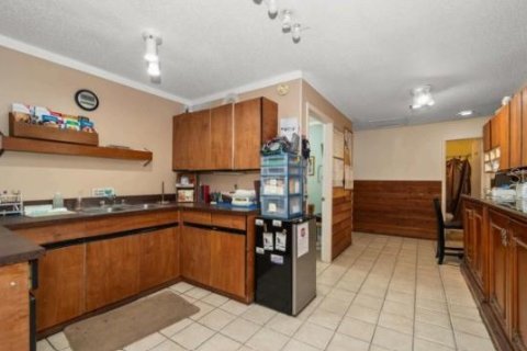Commercial property in Largo, Florida 532.33 sq.m. № 2377923 - photo 8