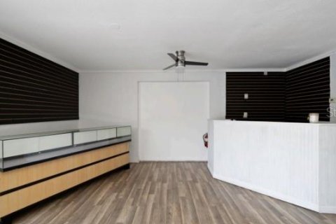 Commercial property in Largo, Florida 532.33 sq.m. № 2377923 - photo 16