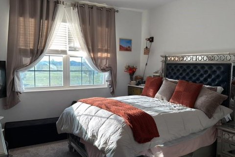 Touwnhouse à vendre à Kissimmee, Floride: 4 chambres, 185.8 m2 № 2405231 - photo 4