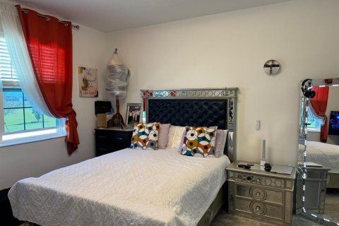 Touwnhouse à vendre à Kissimmee, Floride: 4 chambres, 185.8 m2 № 2405231 - photo 5