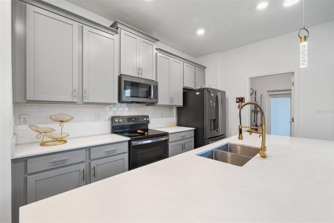 Touwnhouse à vendre à Kissimmee, Floride: 4 chambres, 185.8 m2 № 2405231 - photo 15
