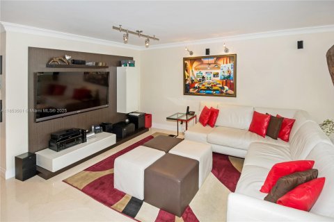 Condo in Fort Lauderdale, Florida, 2 bedrooms  № 1896383 - photo 9