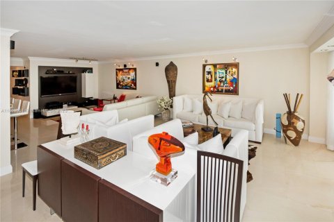 Condo in Fort Lauderdale, Florida, 2 bedrooms  № 1896383 - photo 10