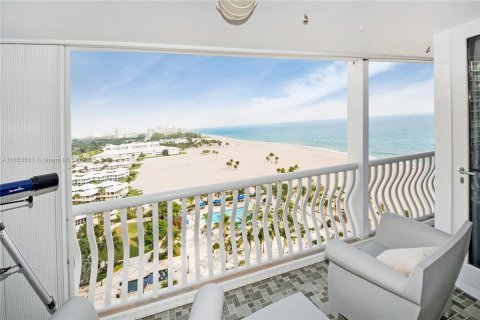 Condo in Fort Lauderdale, Florida, 2 bedrooms  № 1896383 - photo 24