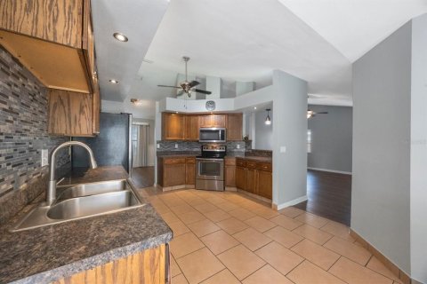 Villa ou maison à vendre à Palm Harbor, Floride: 4 chambres, 192.21 m2 № 1900002 - photo 17