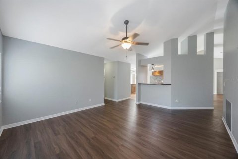 Casa en venta en Palm Harbor, Florida, 4 dormitorios, 192.21 m2 № 1900002 - foto 12