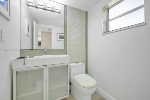 Copropriété à louer à Coral Gables, Floride: 1 chambre, 75.07 m2 № 2029148 - photo 18