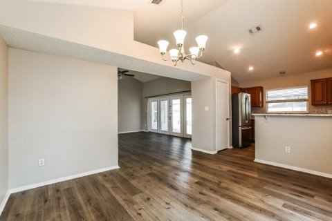 Villa ou maison à louer à Oviedo, Floride: 3 chambres, 134.34 m2 № 2100058 - photo 6